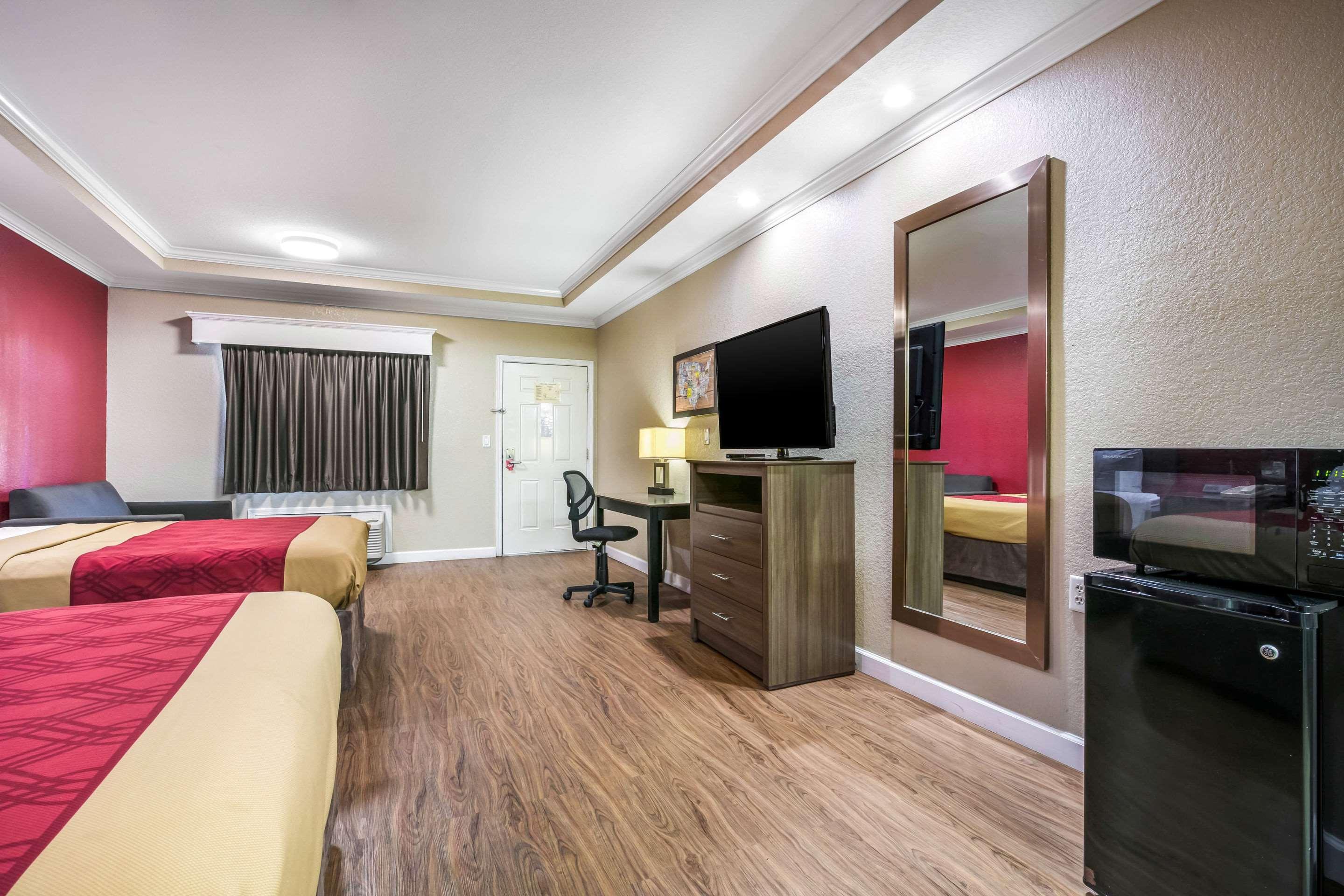 Econo Lodge Inn & Suites Horn Lake Eksteriør billede
